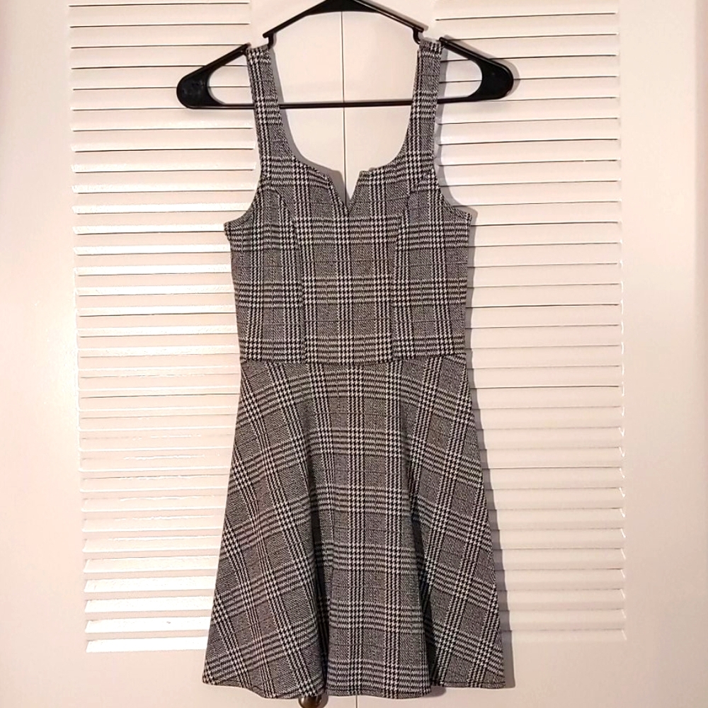 Black/white dress, Aeropostale size xs
